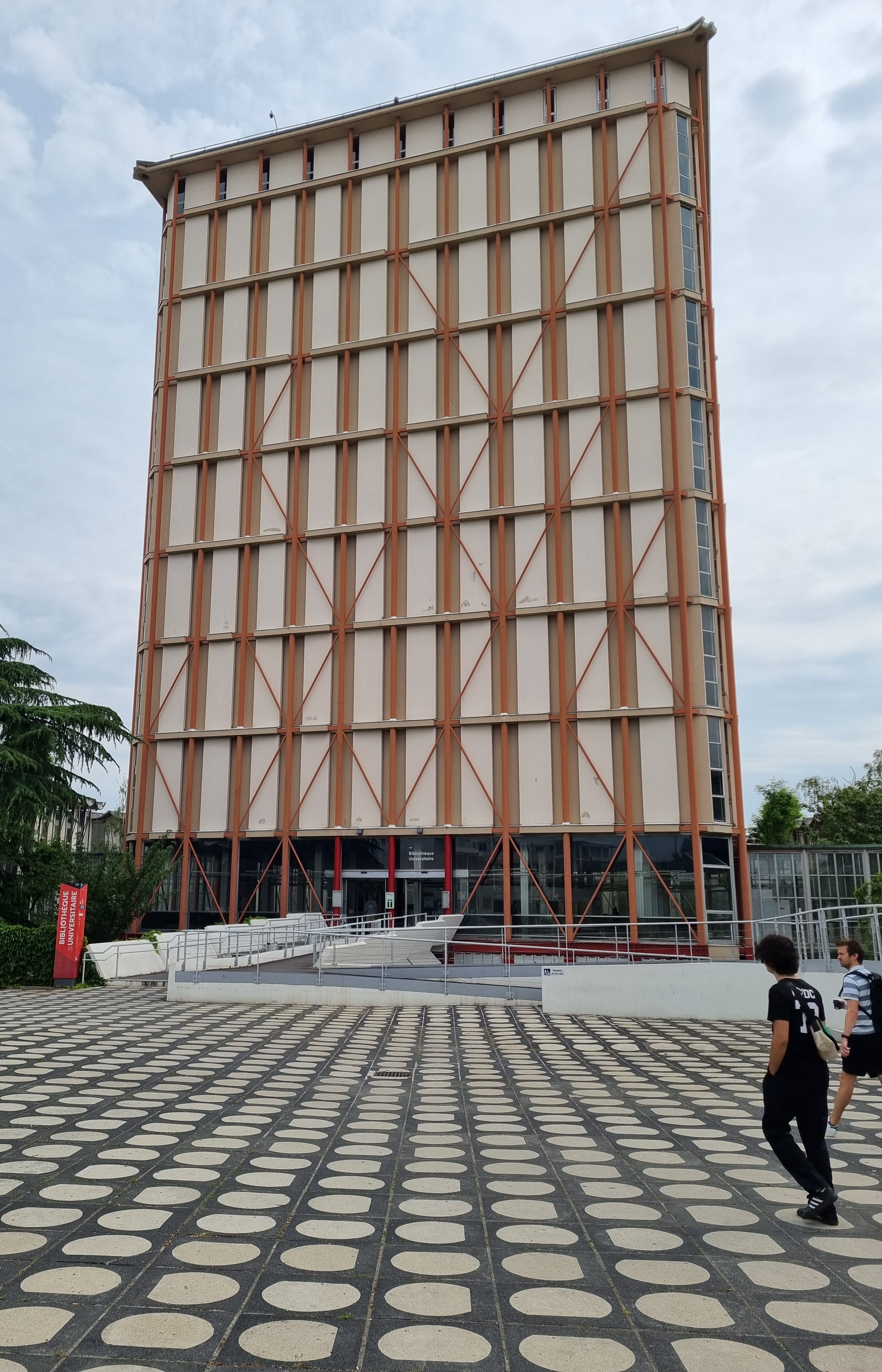 Nanterre bibliothèque universitaire Edouard Albert