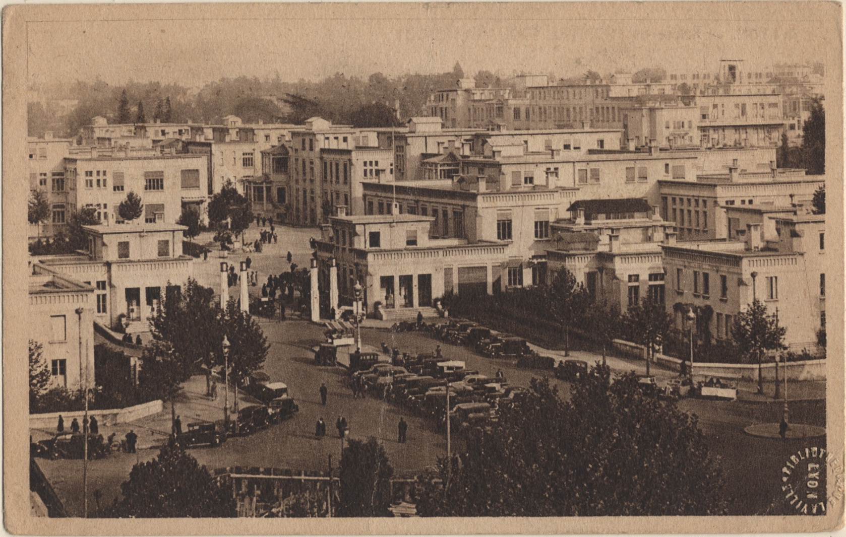 Entrée de l'hôpital Edouard-Herriot, Lyon, Carte postale, n.d.