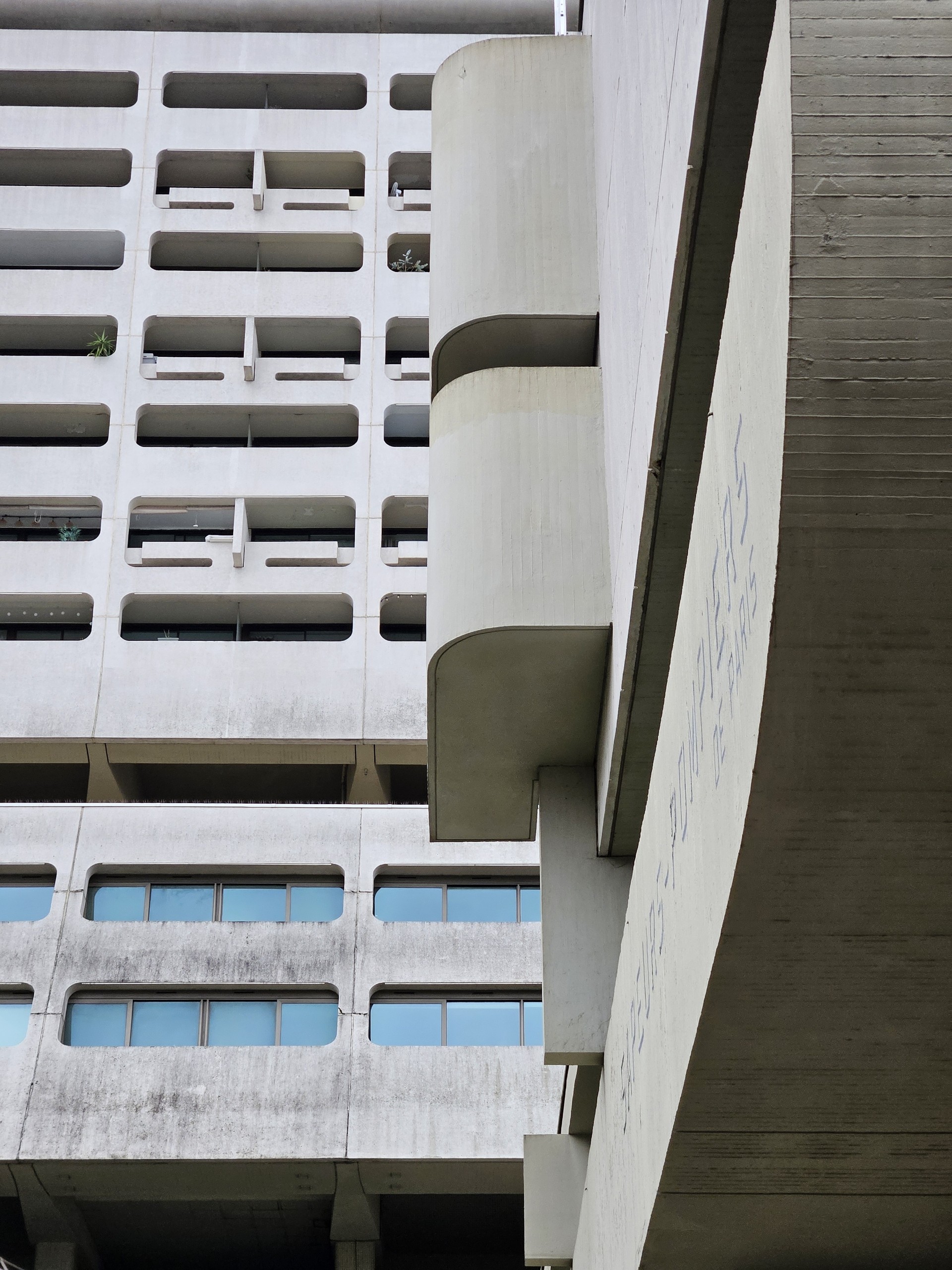 Paris-caserne-Massena-nov-2025-BM