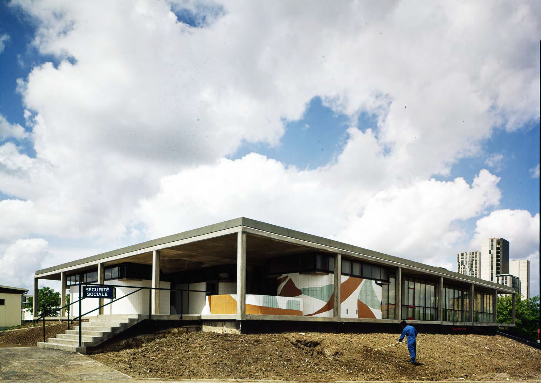 Vigneux-CPAM-1972-Paul-Chemetov-et-Jean-Deroche-architectes